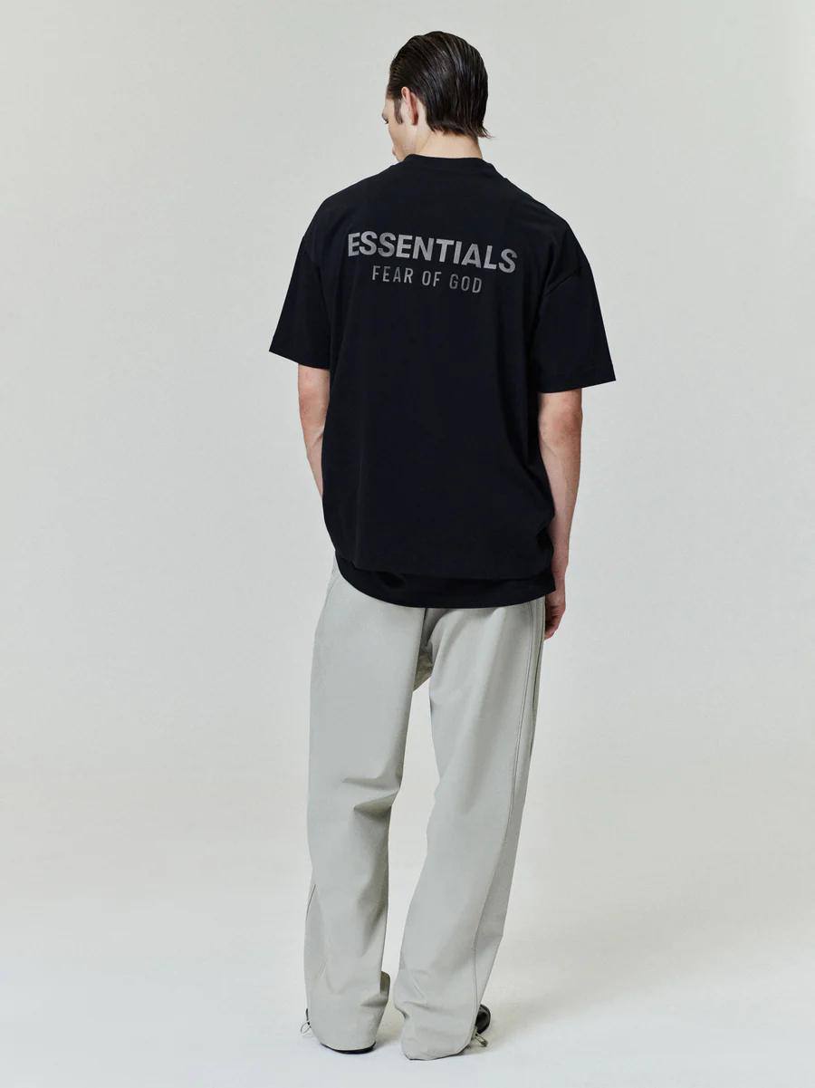 Camiseta Essentials